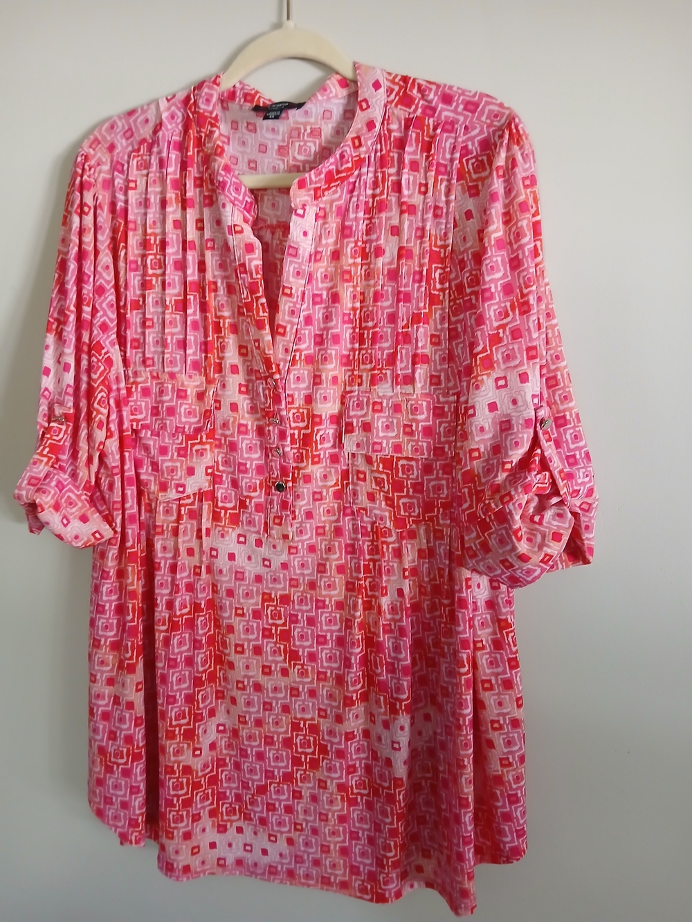 Cocomo Pink and Coral Geometric Print Top